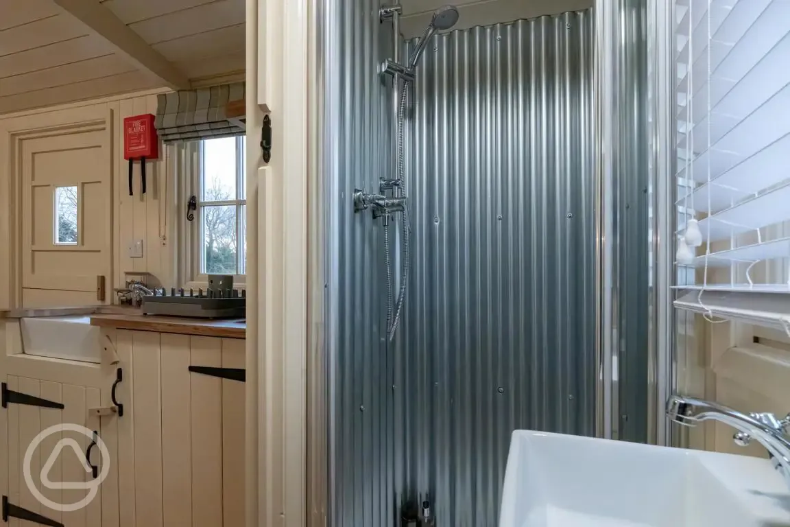 Ensuite shower in the shepherd's hut 