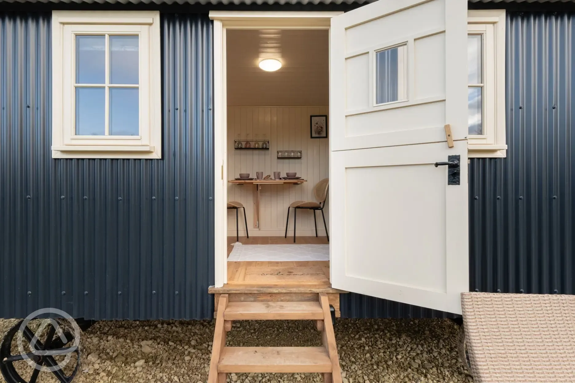 Close up of the shepherd's hut 