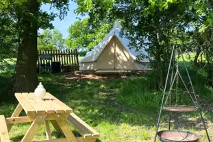 Park Farm Campsite, Braydon , Malmesbury, Wiltshire Park Farm Campsite, Braydon , Malmesbury, Wiltshire