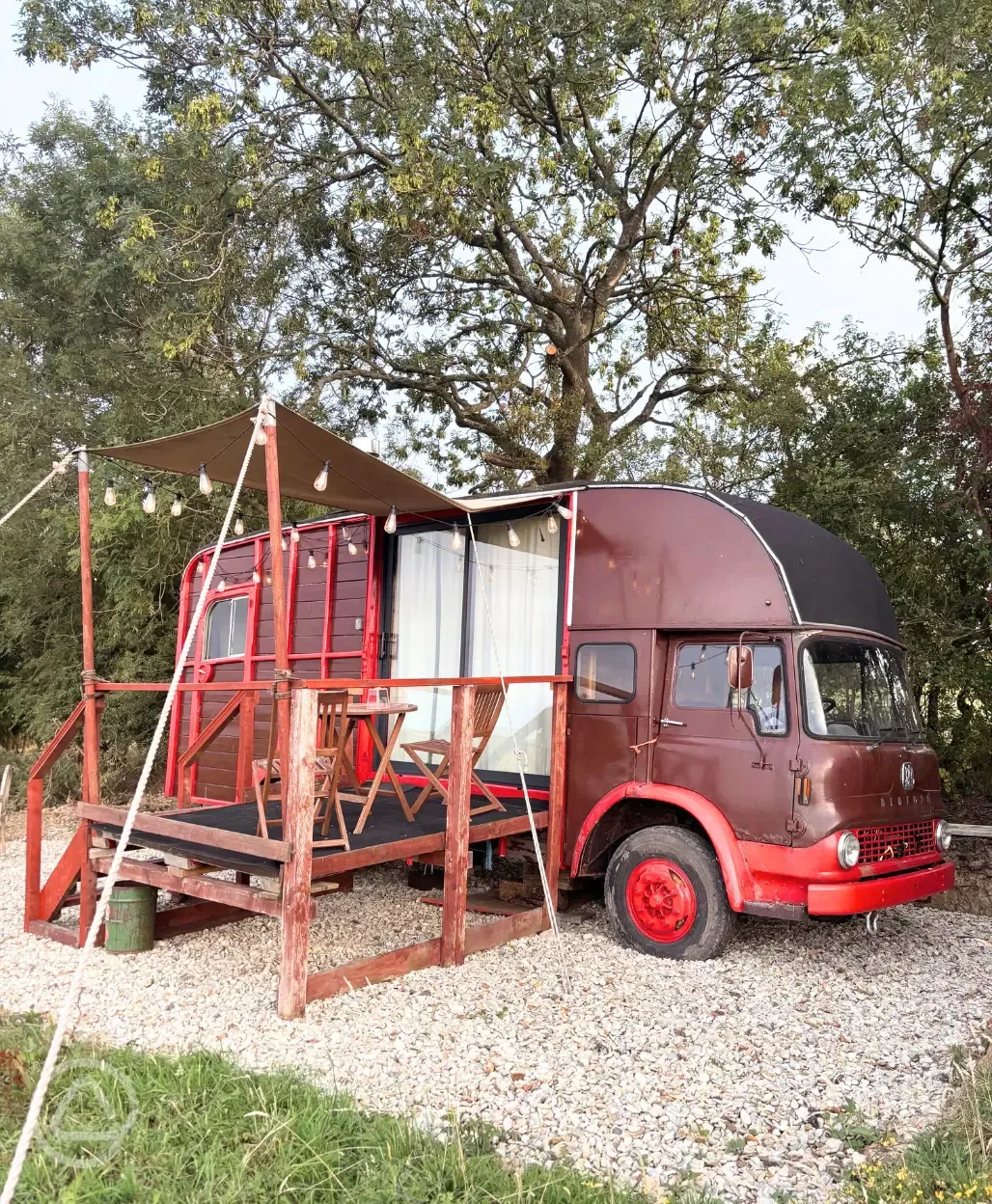 The Swallows Nest Horse Lorry