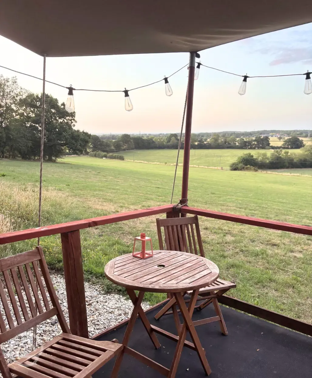 The Swallows Nest Horse Lorry views
