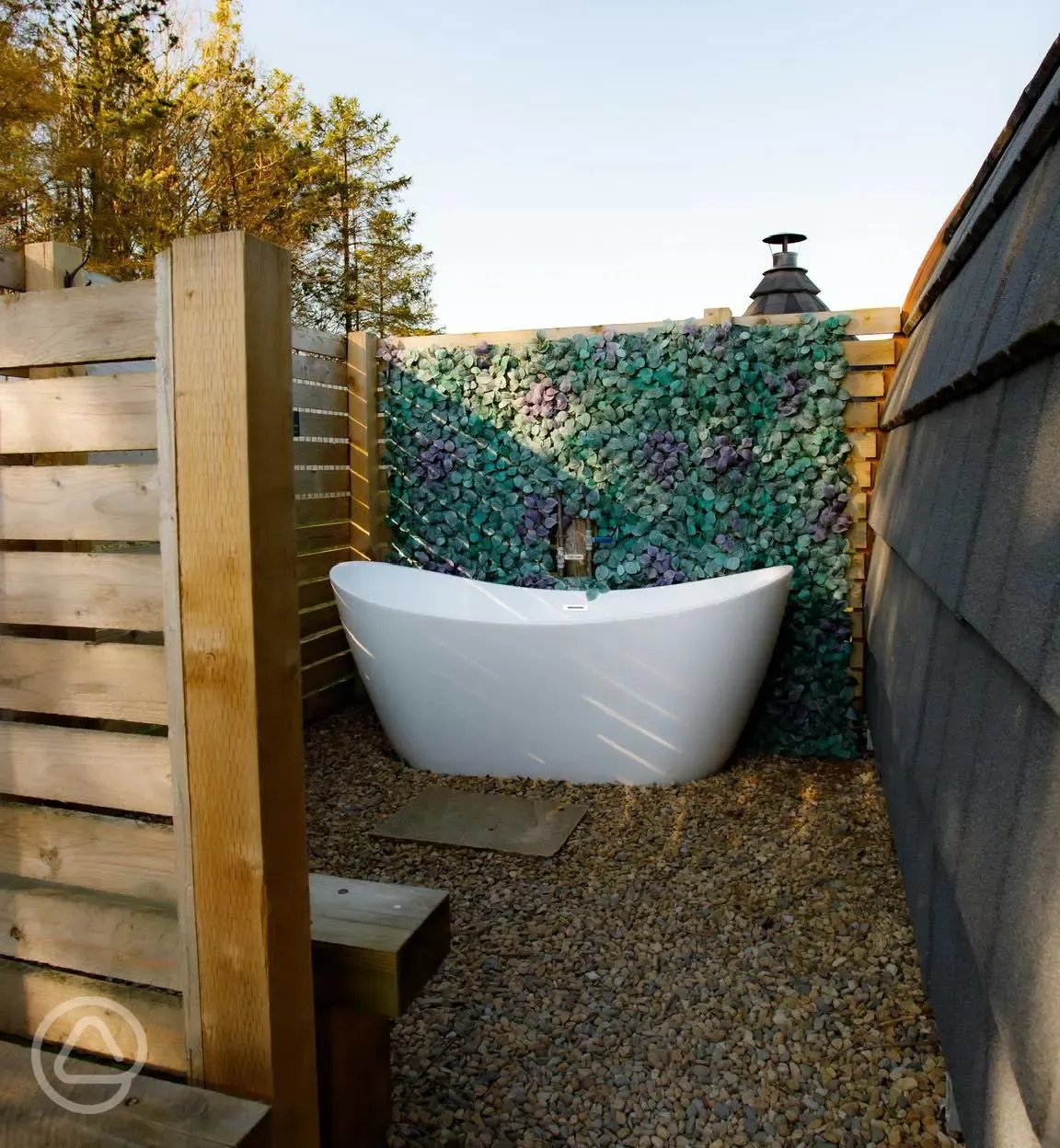 Cedar glamping pod outdoor bath