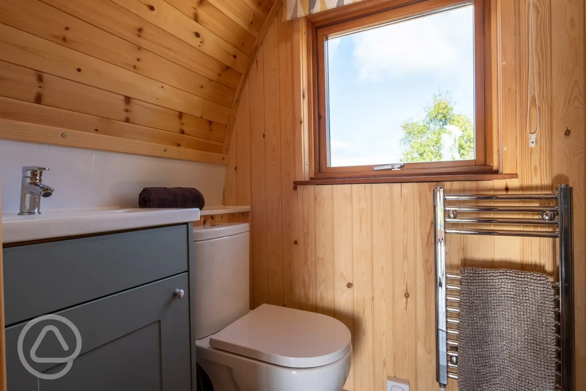 Willow glamping pod ensuite
