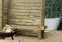 Cedar glamping pod fire pit and outdoor bath Cedar glamping pod fire pit and outdoor bath