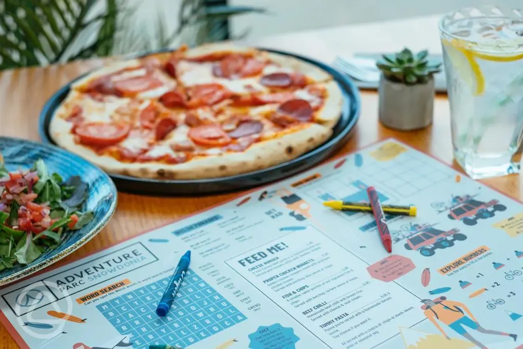 Caffi Eryri serves lunch and treats (open Wednesday to Sunday) Caffi Eryri serves lunch and treats (open Wednesday to Sunday)