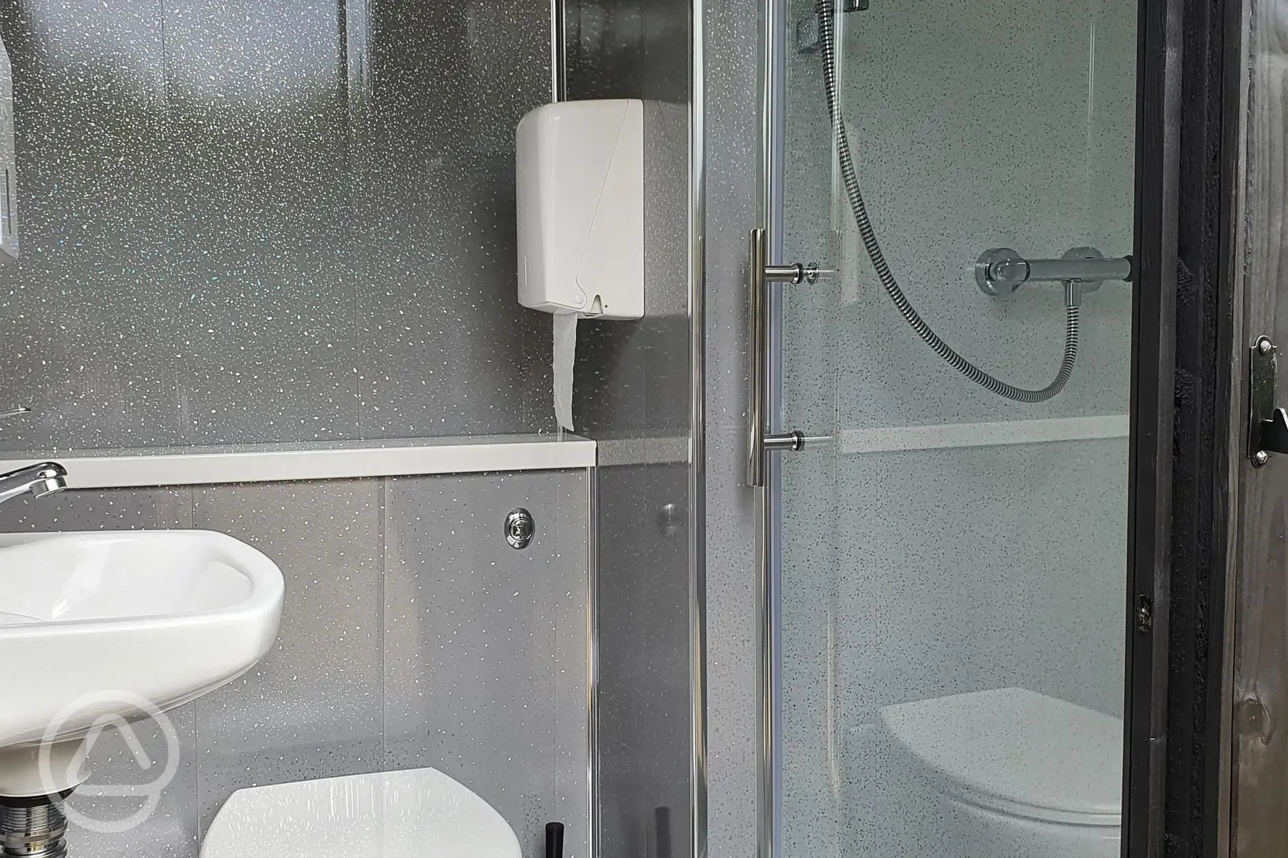 Shower rooms with endless hot water and flushing loos!
