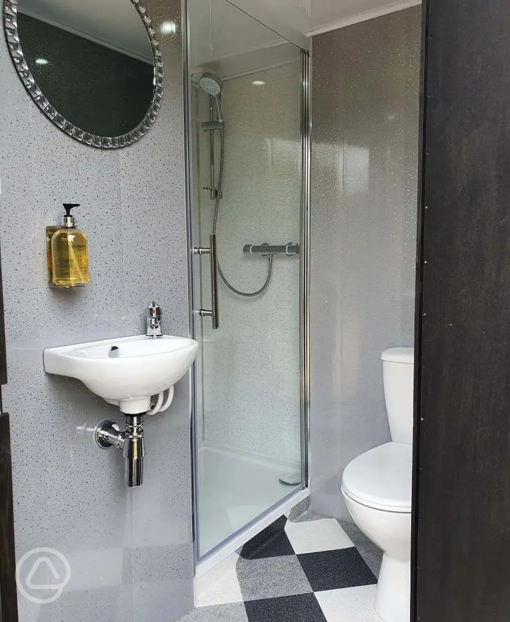 Private shower rooms