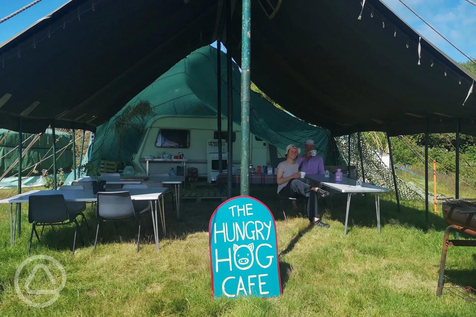 Hungry hog cafe, serving meals and refreshments daily. 