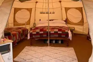 Rolling Fields Glamping, Moulsford, Wallingford, Oxfordshire (3.8 miles)