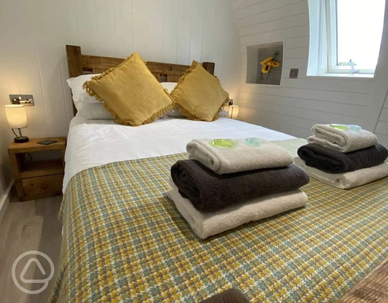 Severn glamping pod bedroom