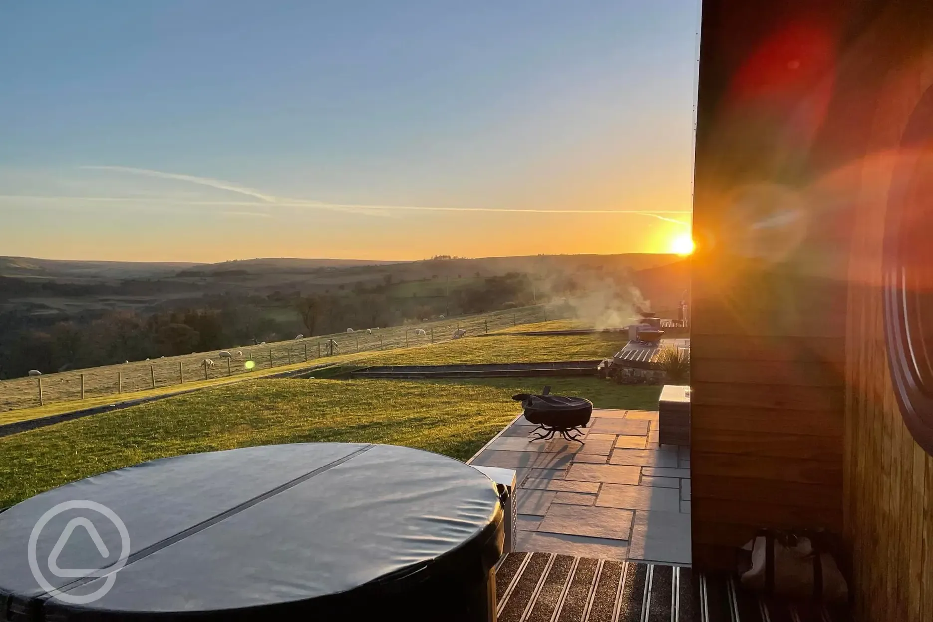 Severn glamping pod hot tub