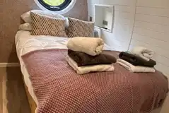 Gwesyn glamping pod double bed Gwesyn glamping pod double bed