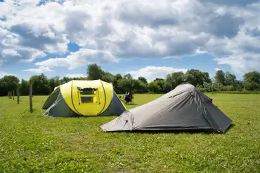 Non electric grass tent pitches 