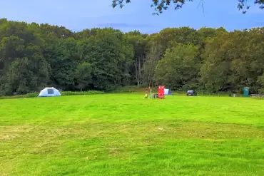 Non electric grass tent pitches