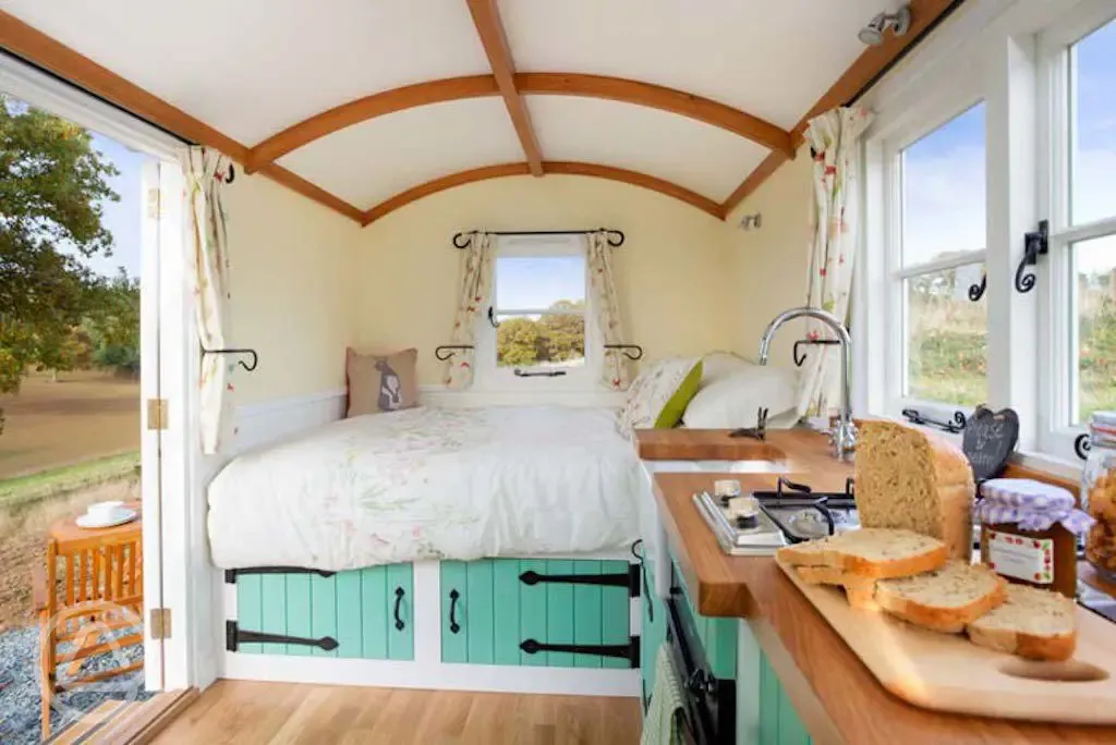 Valley ensuite shepherd's hut interior