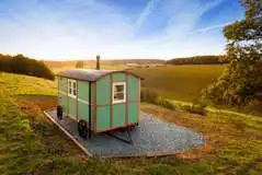 Valley ensuite shepherd's hut