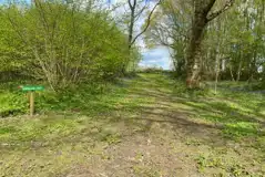 Non electric grass pitch - Woodland Oaks