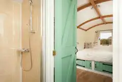 Valley ensuite shepherd's hut bathroom