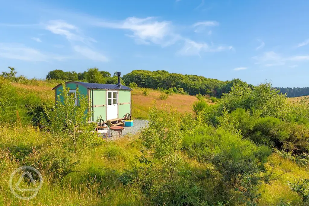 Valley ensuite shepherd's hut