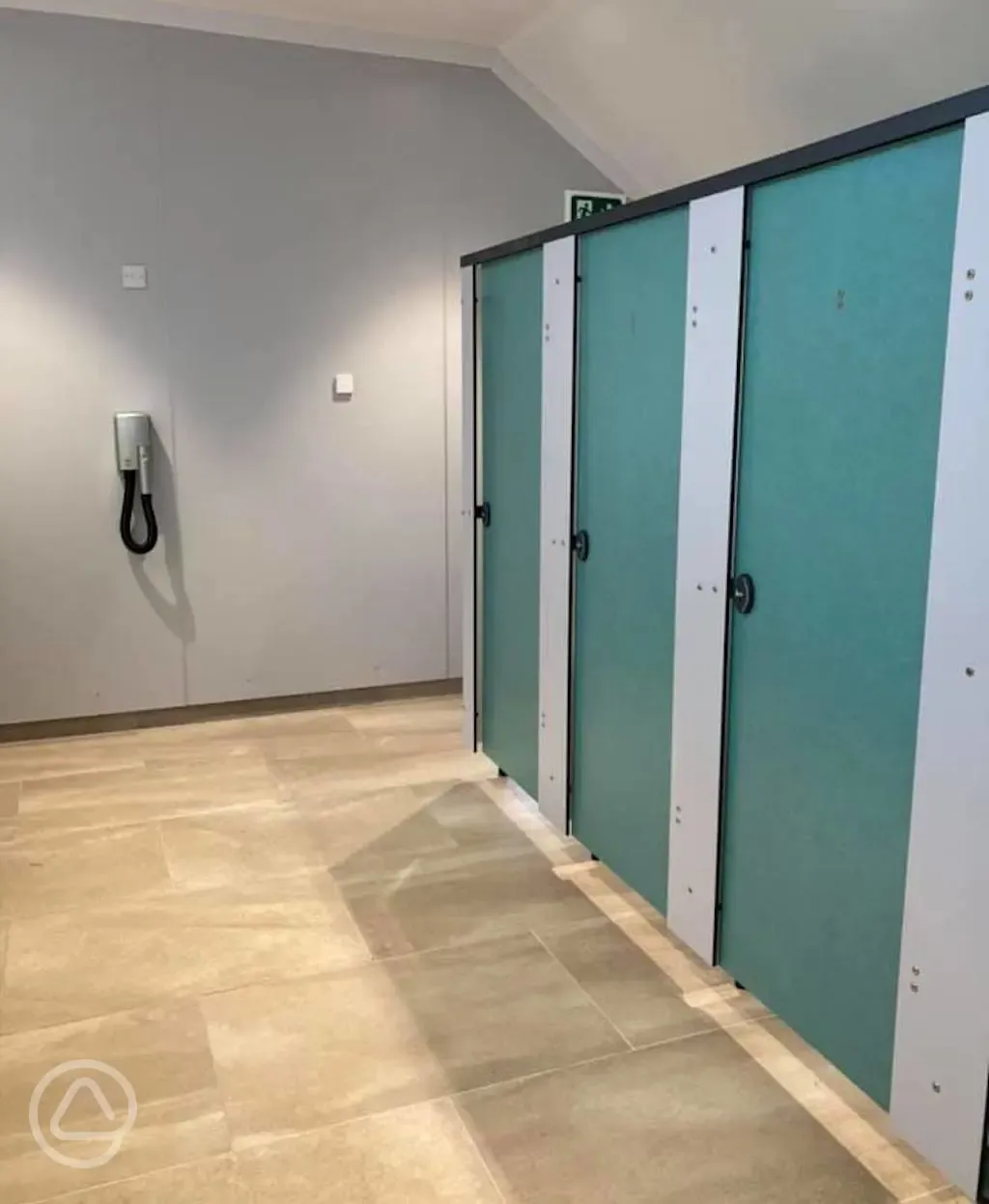 Coin operated shower block at Llwyn Griffri (20p or £1 only)