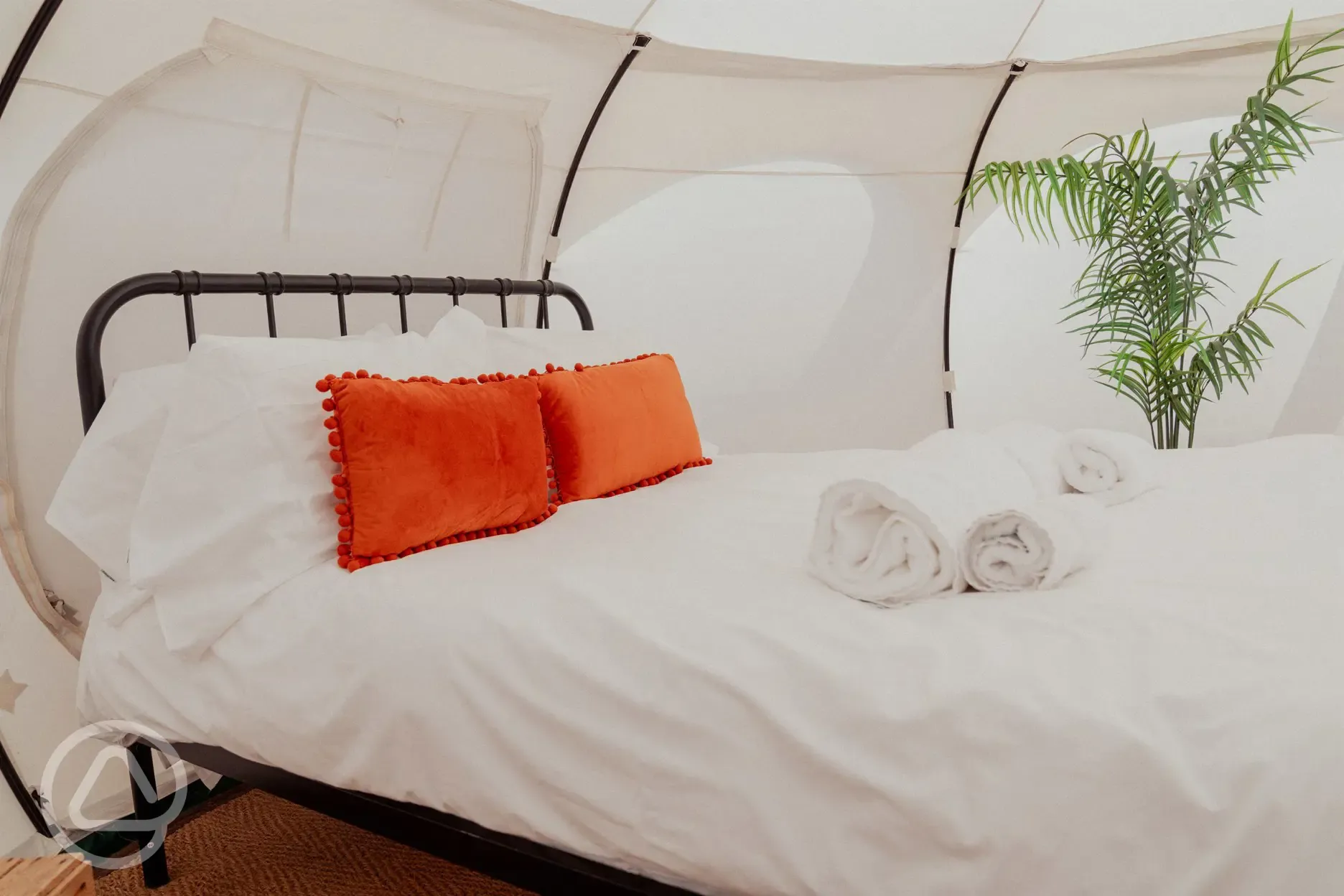 Lotus belle tent bed