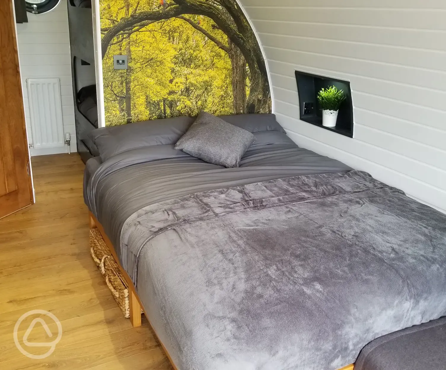Glamping pod double bed