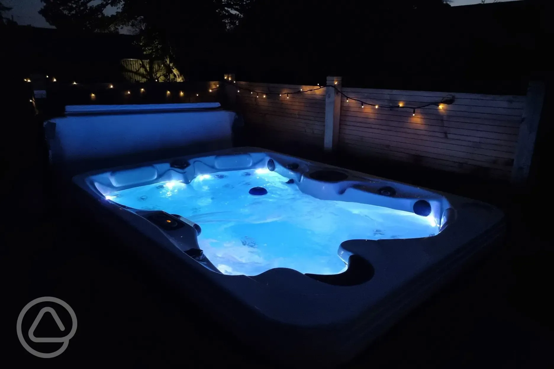 Owl glamping pod hot tub