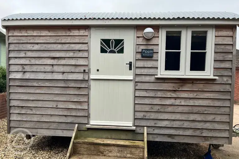 Pippin shepherd's hut