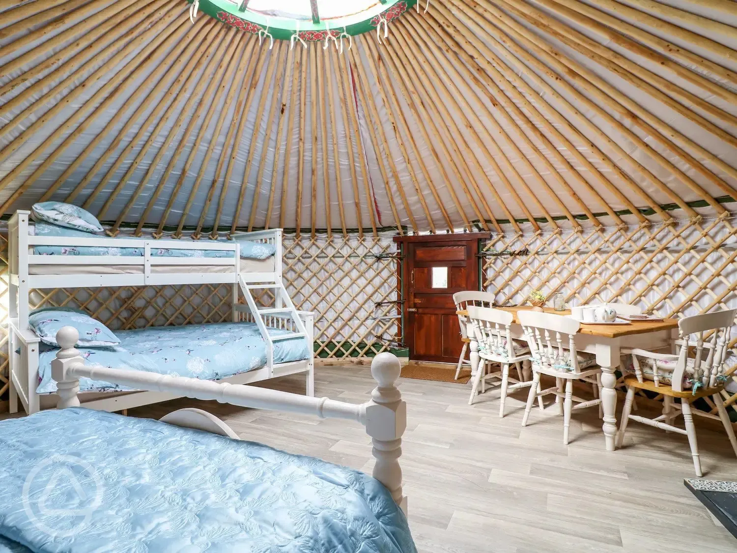 Mighty Oak yurt with hot tub - interior