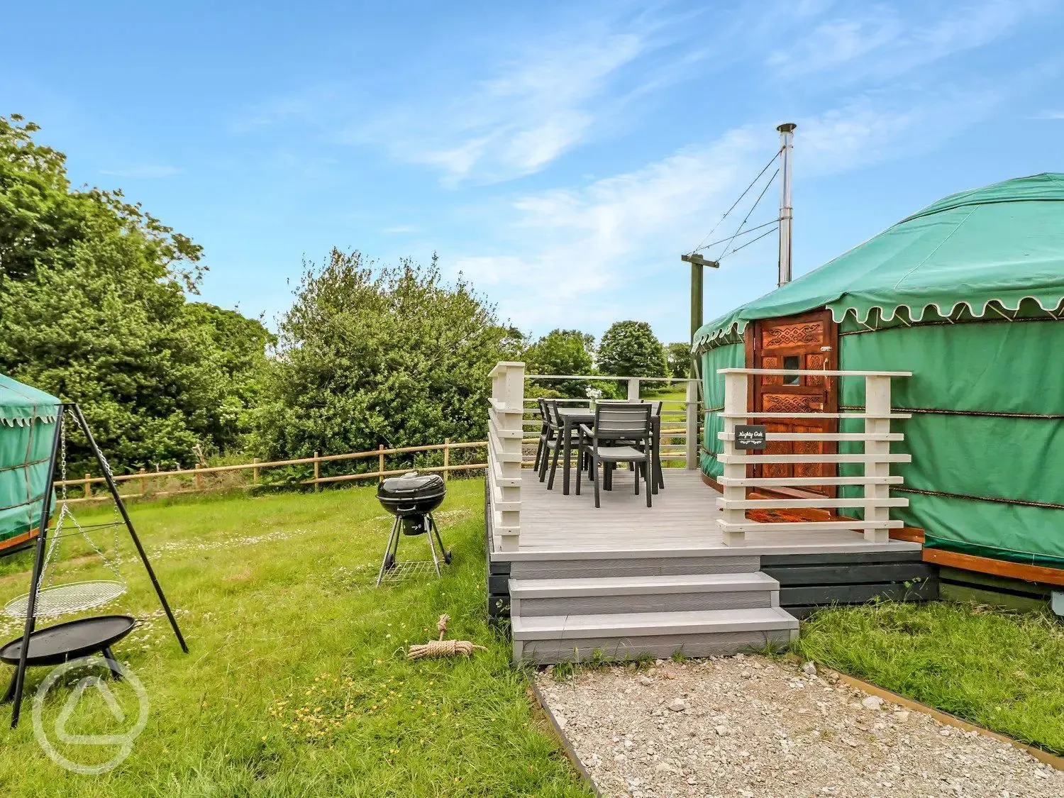 Silver Birch yurt with hot tub