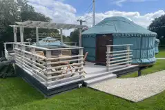 Horse Chestnut yurt with hot tub