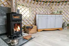 Silver Birch yurt with hot tub - stove