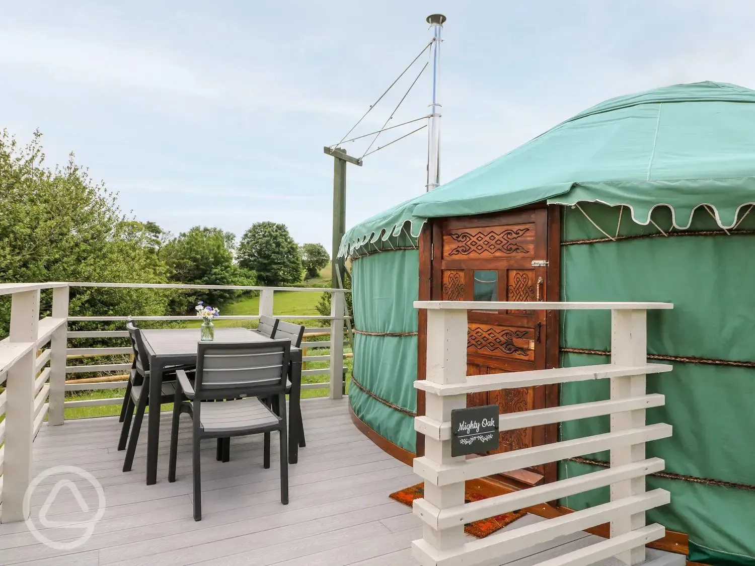 Mighty Oak yurt with hot tub