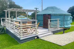 Horse Chestnut yurt with a hot tub (four persons)