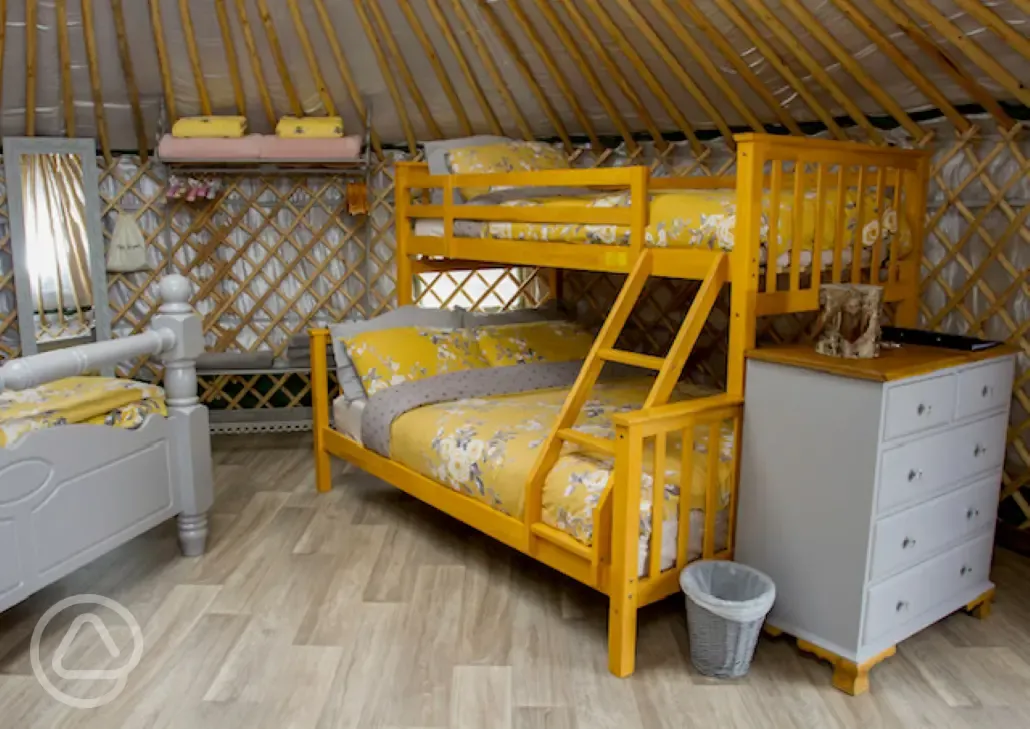 Silver Birch yurt with hot tub triple bunk bed