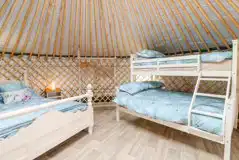 Mighty Oak yurt with hot tub - king size and triple bunk bed