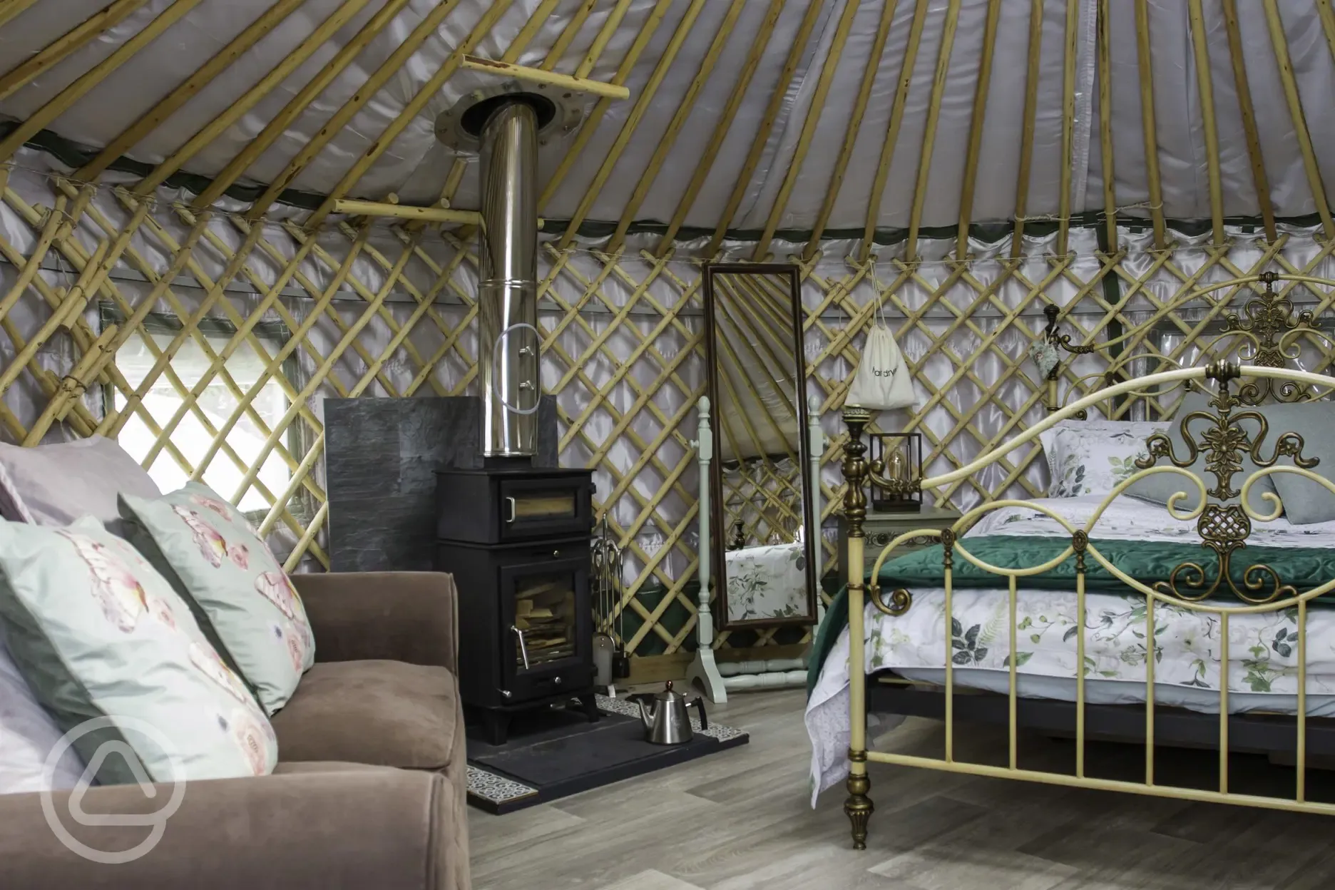 Horse Chestnut yurt with hot tub interior