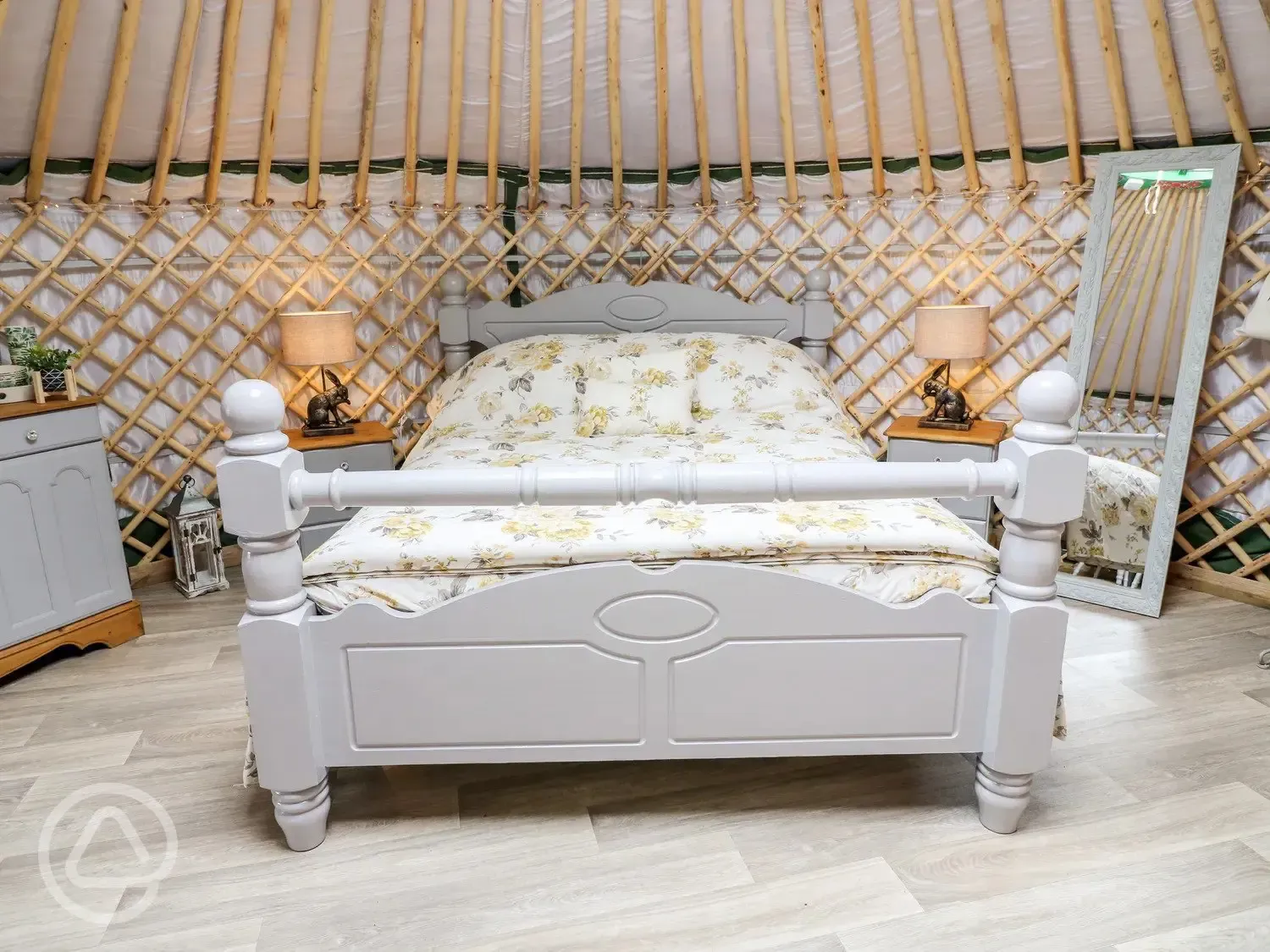 Silver Birch yurt with hot tub king size bed