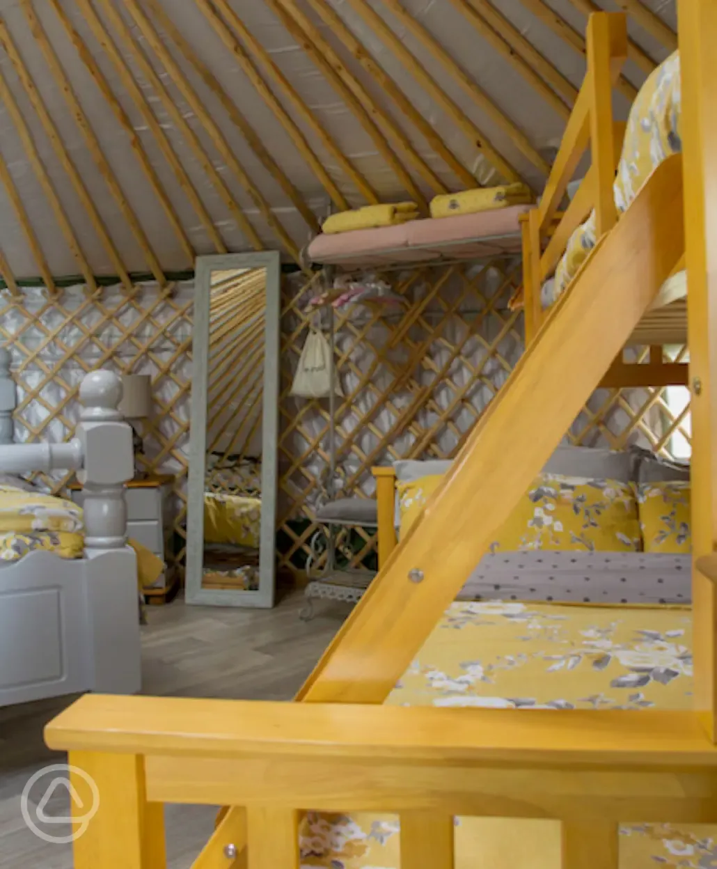 Silver Birch yurt with hot tub triple bunk bed
