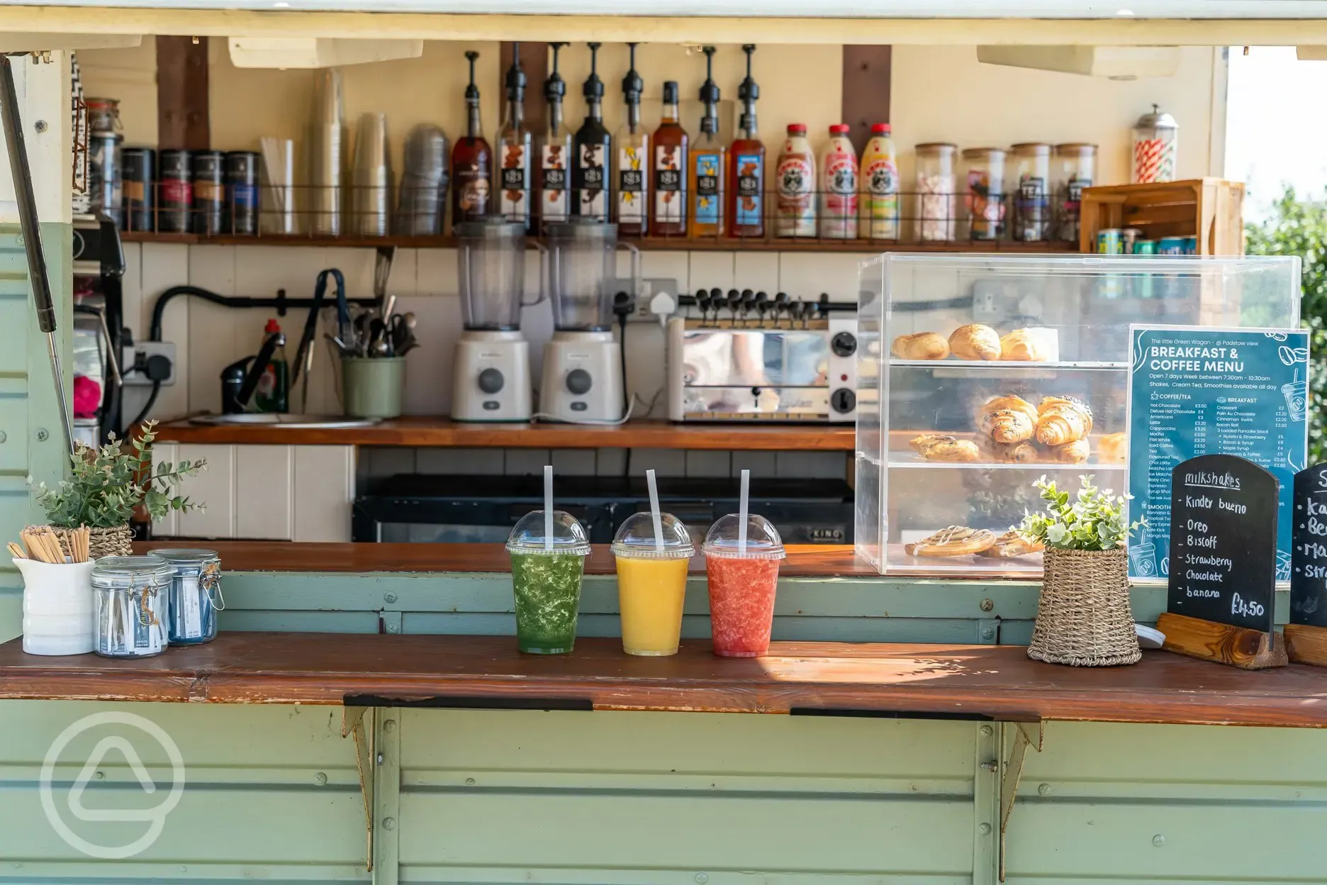 Onsite food and drinks truck with smoothies available
