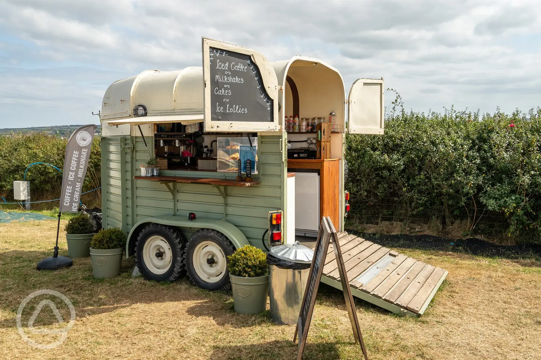 Onsite food and drinks truck