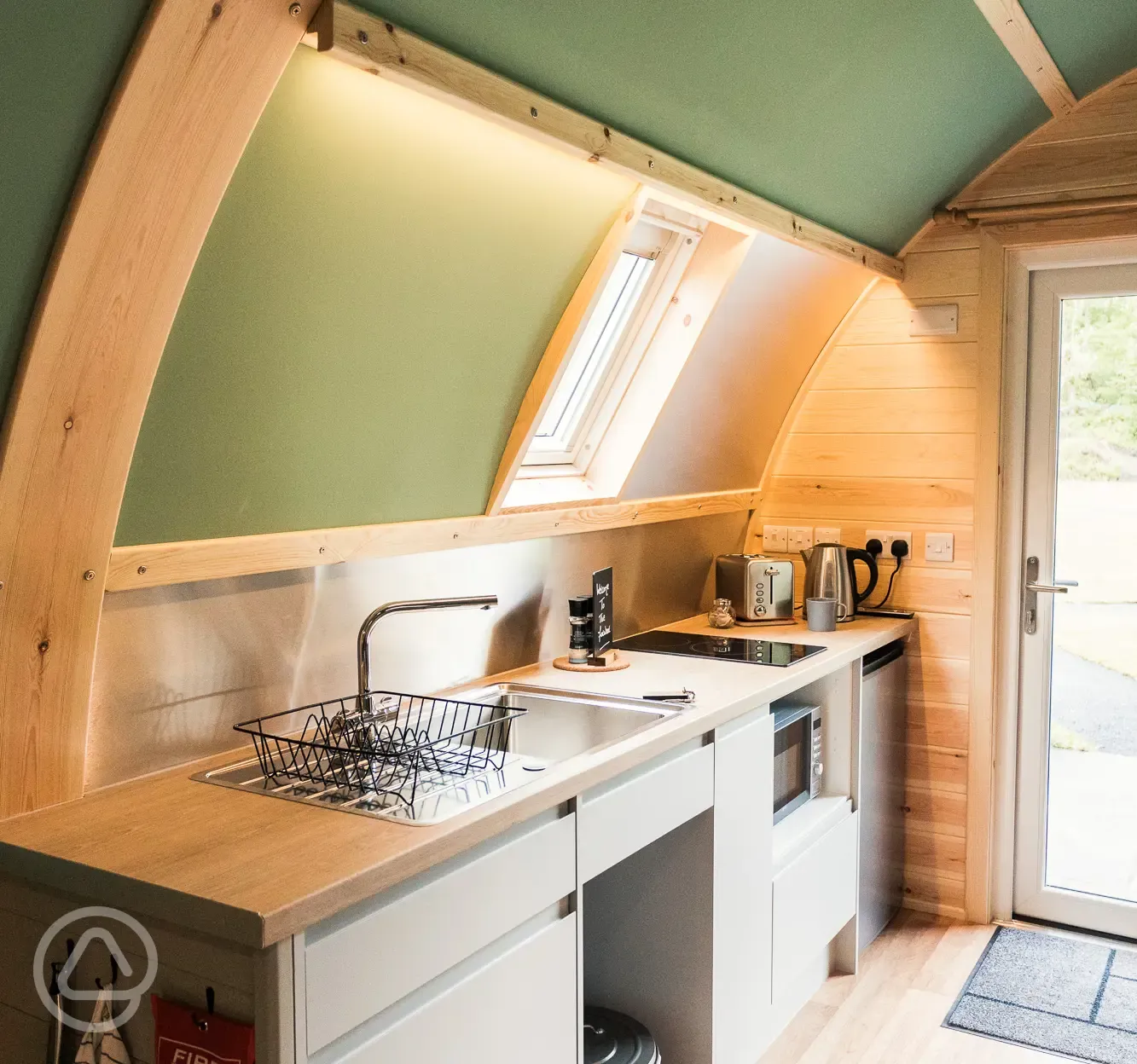 Ensuite deluxe Wigwam pod with hot tub kitchenette