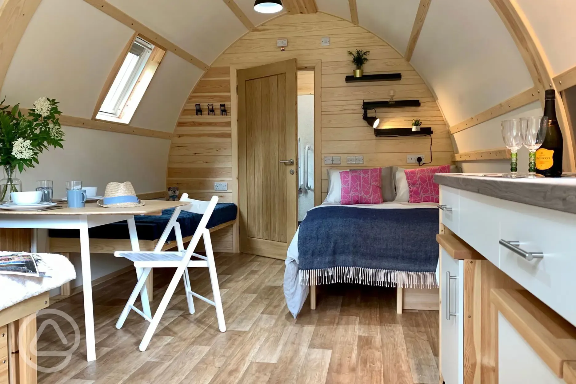 Ensuite deluxe Wigwam pod with hot tub interior