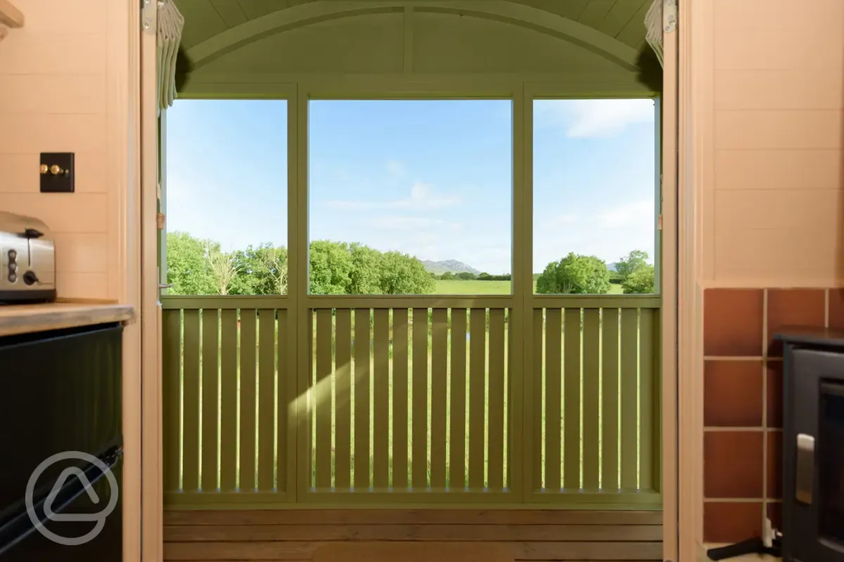 Marared ensuite gypsy hut balcony