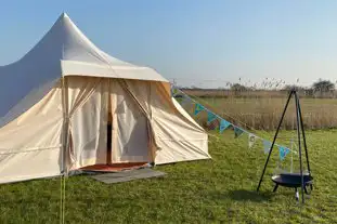 The Lazy Buzzards, Burgh Le Marsh, Lincolnshire (3.7 miles)