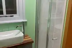 Shepherd's hut ensuite bathroom