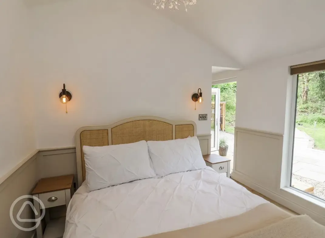 Roe Deer Cabin with hot tub bedroom