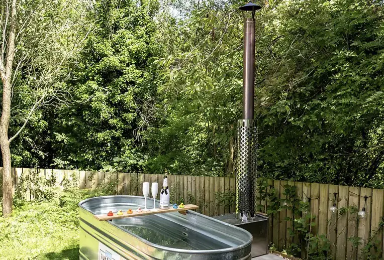 Barn Owl bell tent hot tub
