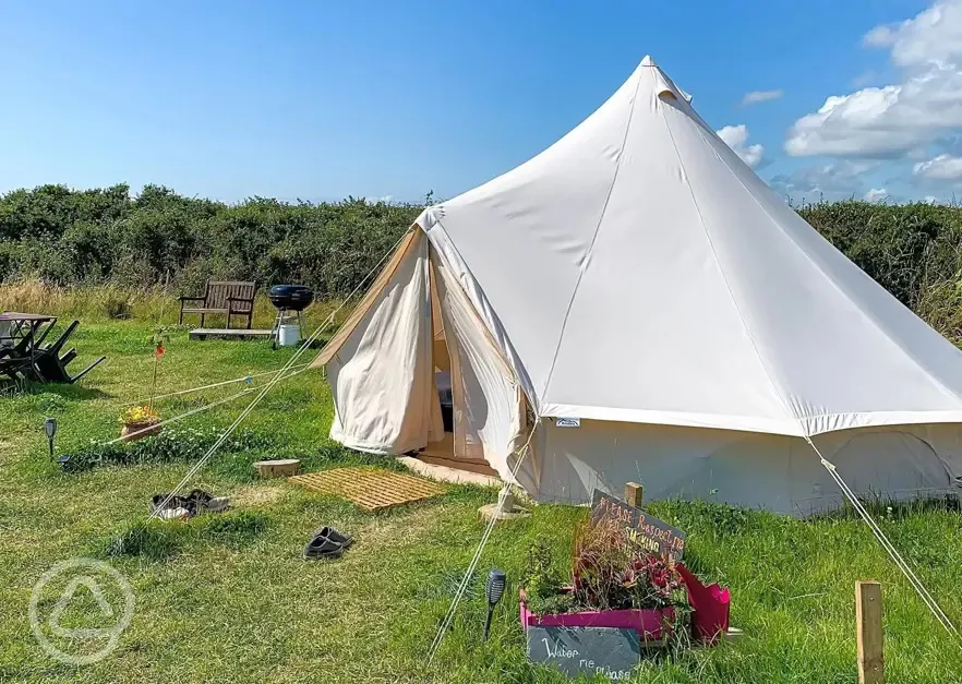 Kynance Camping in Helston, Cornwall - book online now