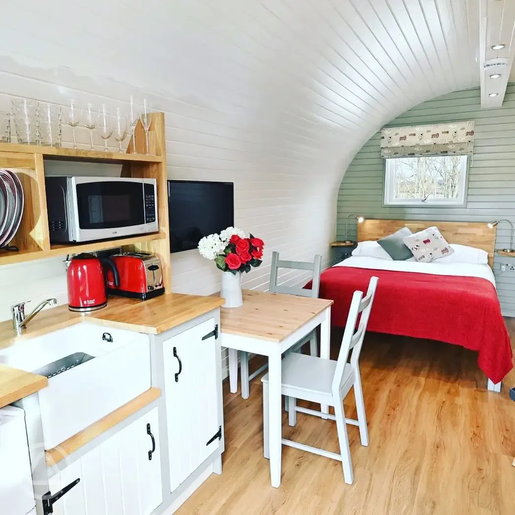 Ensuite glamping pod interior 